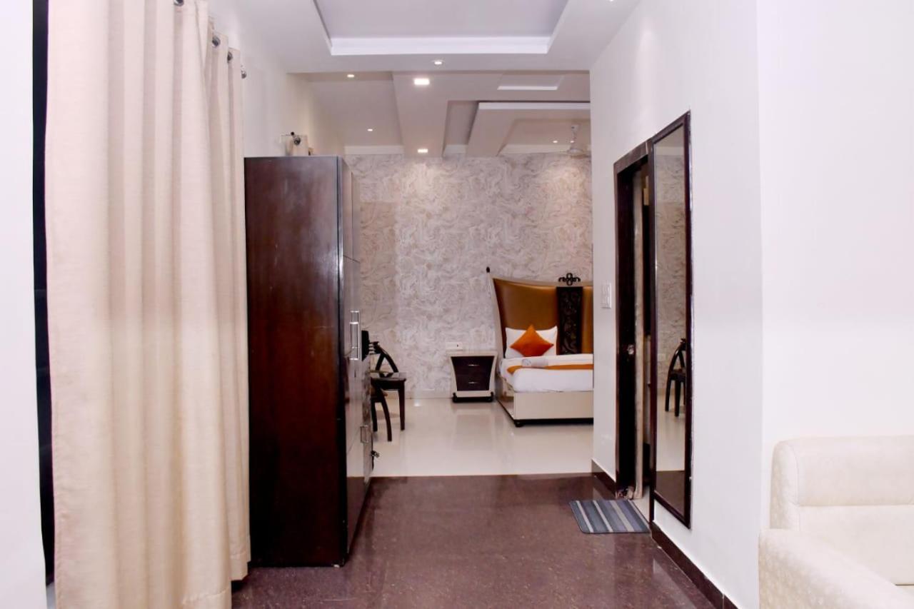 Nirmal Hotel And Resort Bareilly Extérieur photo