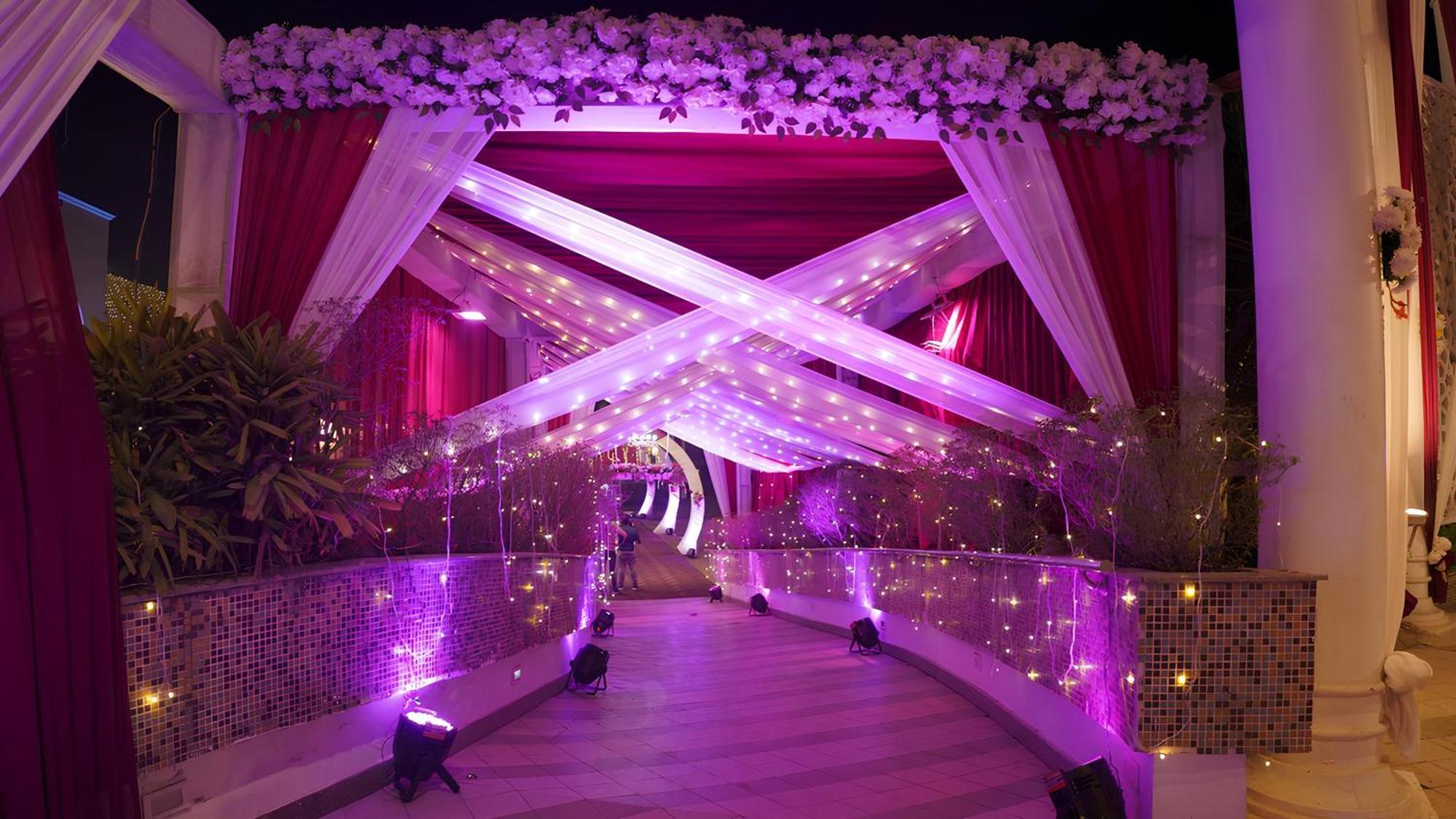 Nirmal Hotel And Resort Bareilly Extérieur photo