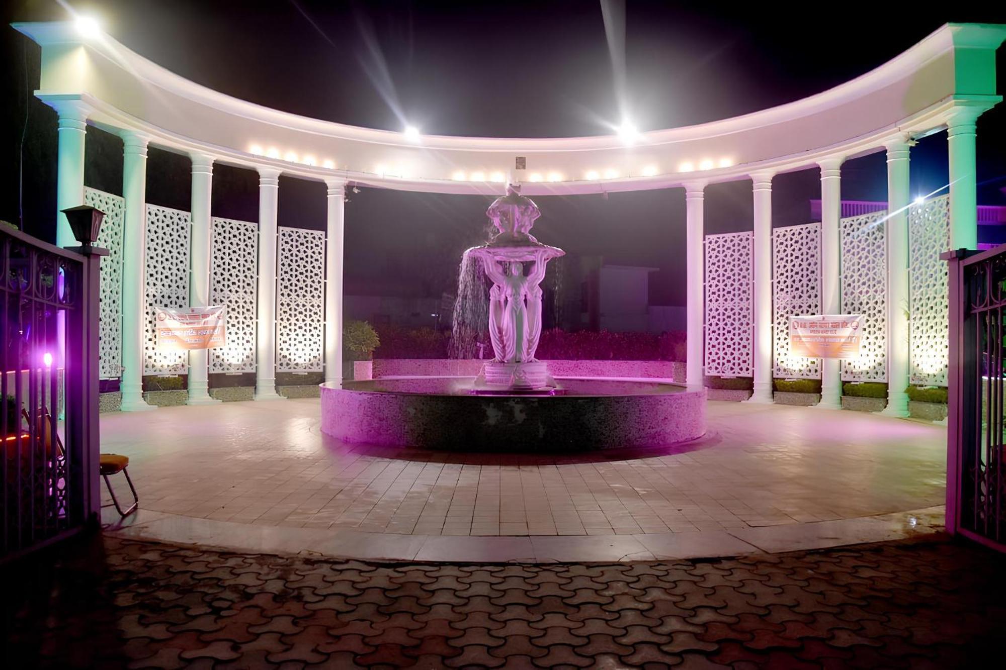 Nirmal Hotel And Resort Bareilly Extérieur photo