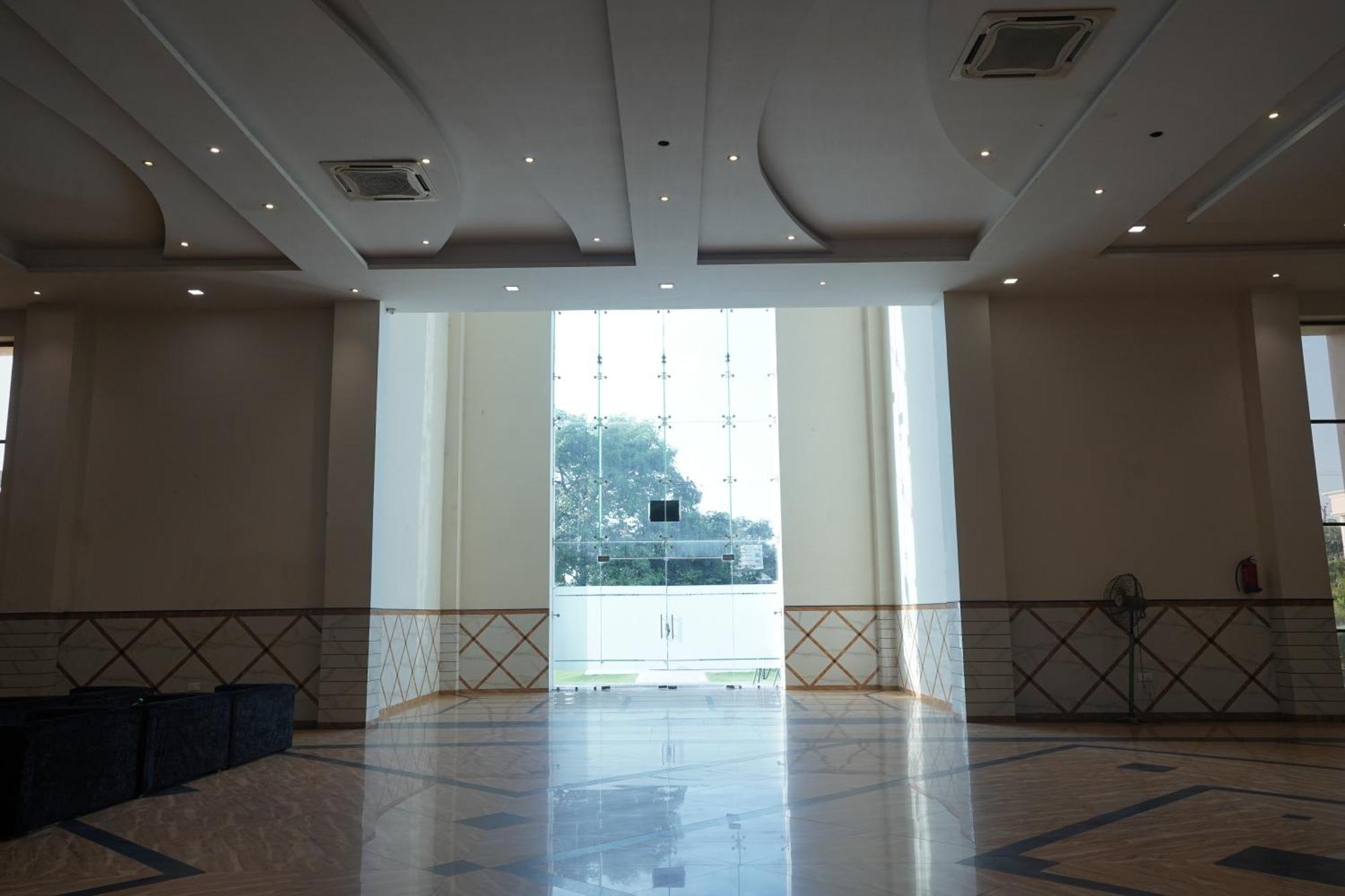 Nirmal Hotel And Resort Bareilly Extérieur photo