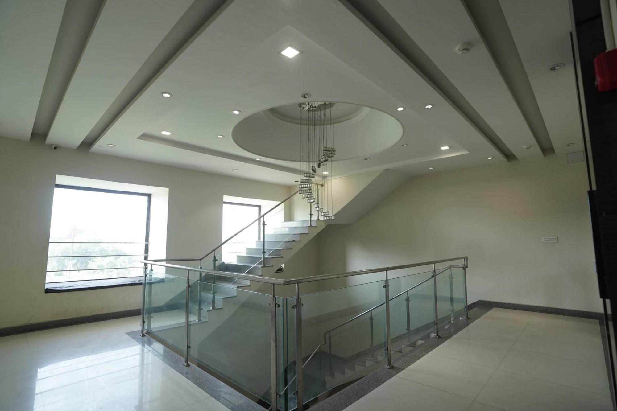Nirmal Hotel And Resort Bareilly Extérieur photo